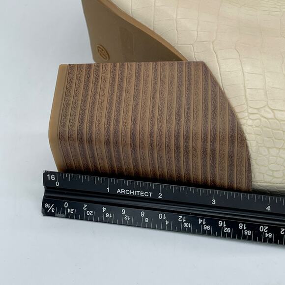 Journee Collection Womens Western Boots Size 7.5 Cowboy Ivory Ankle Boots New - Picture 11 of 14